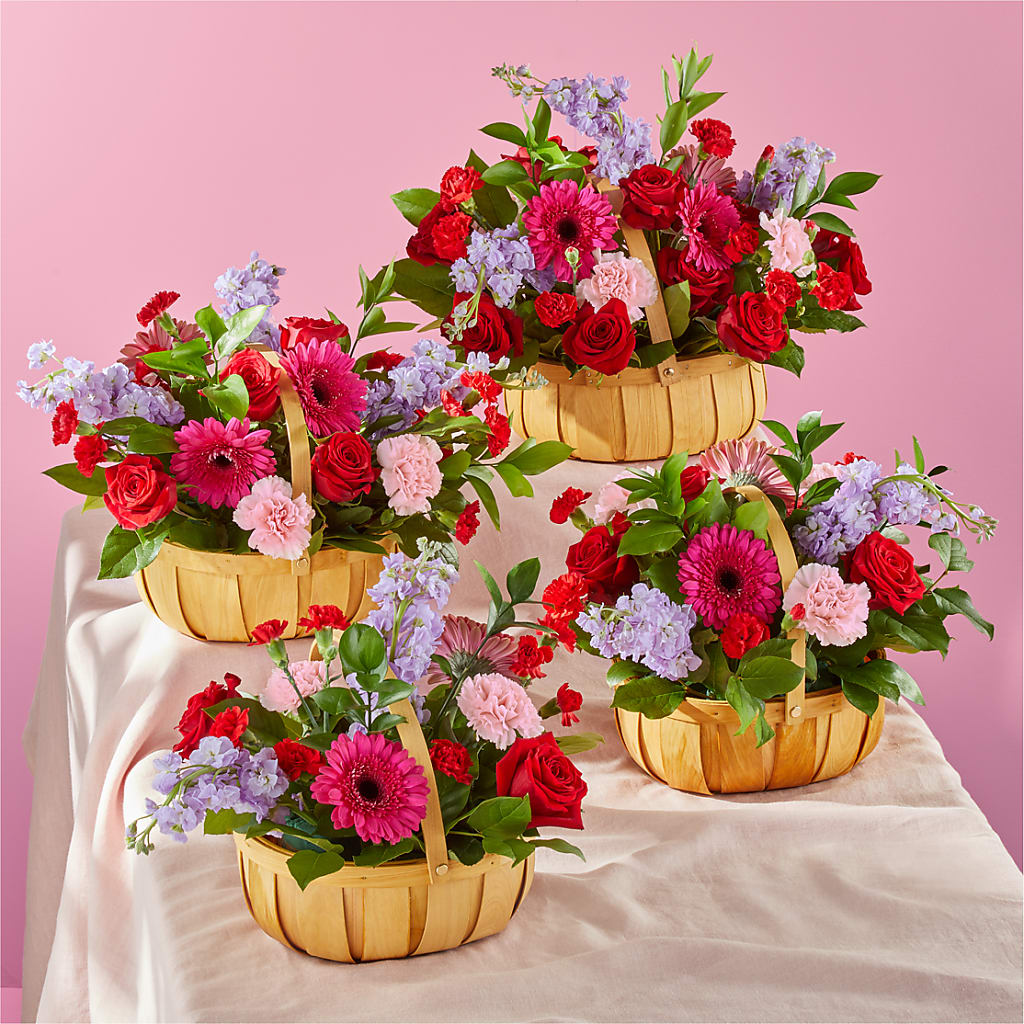 Pink Picnic Basket – CHESAPEAKE FLORAL & GIFTS, Chesapeake VA