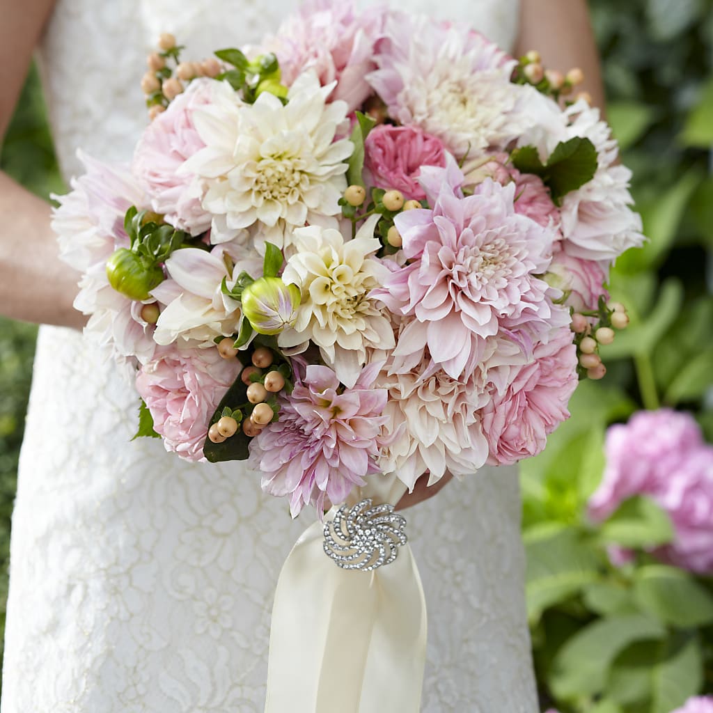 Heart's Promise Bouquet – CHESAPEAKE FLORAL & GIFTS, Chesapeake VA