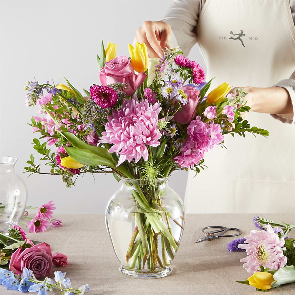 Pastel Tradition - A Florist Original – CHESAPEAKE FLORAL & GIFTS, Chesapeake VA