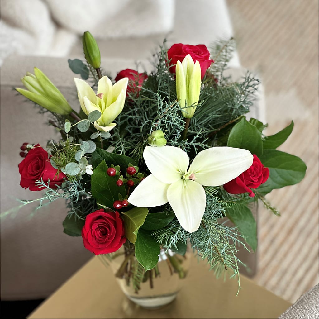Glittering Lights Bouquet – CHESAPEAKE FLORAL & GIFTS, Chesapeake VA