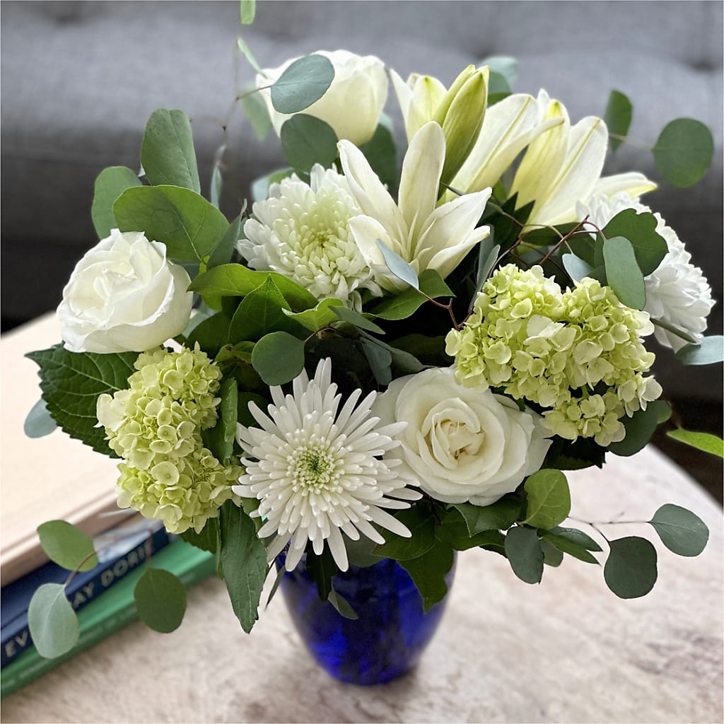 Snowy Dreams Bouquet – CHESAPEAKE FLORAL & GIFTS, Chesapeake VA