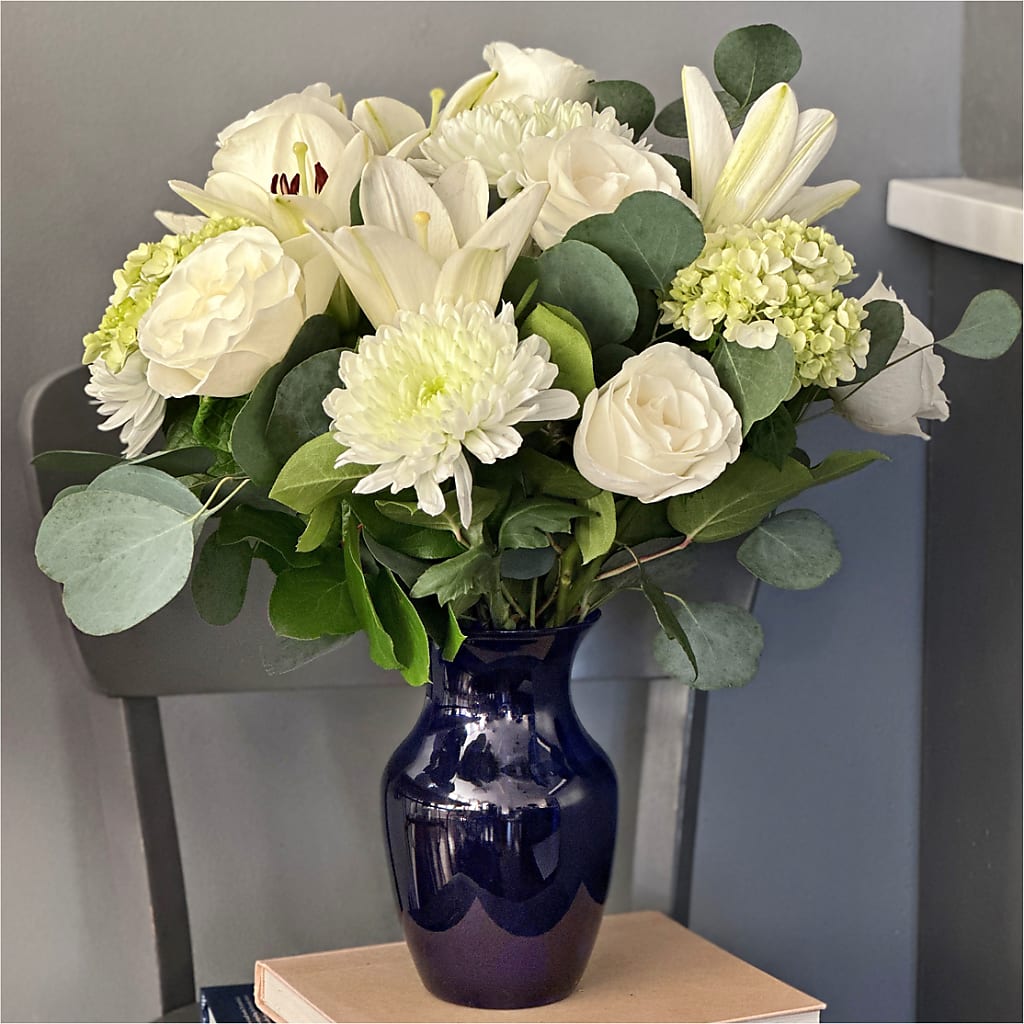 Snowy Dreams Bouquet – CHESAPEAKE FLORAL & GIFTS, Chesapeake VA